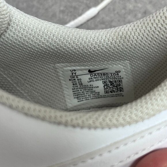 Nike Court Legacy Youth Shoes Size 7 All White School, Play, Streetwear - Picture 11 of 12